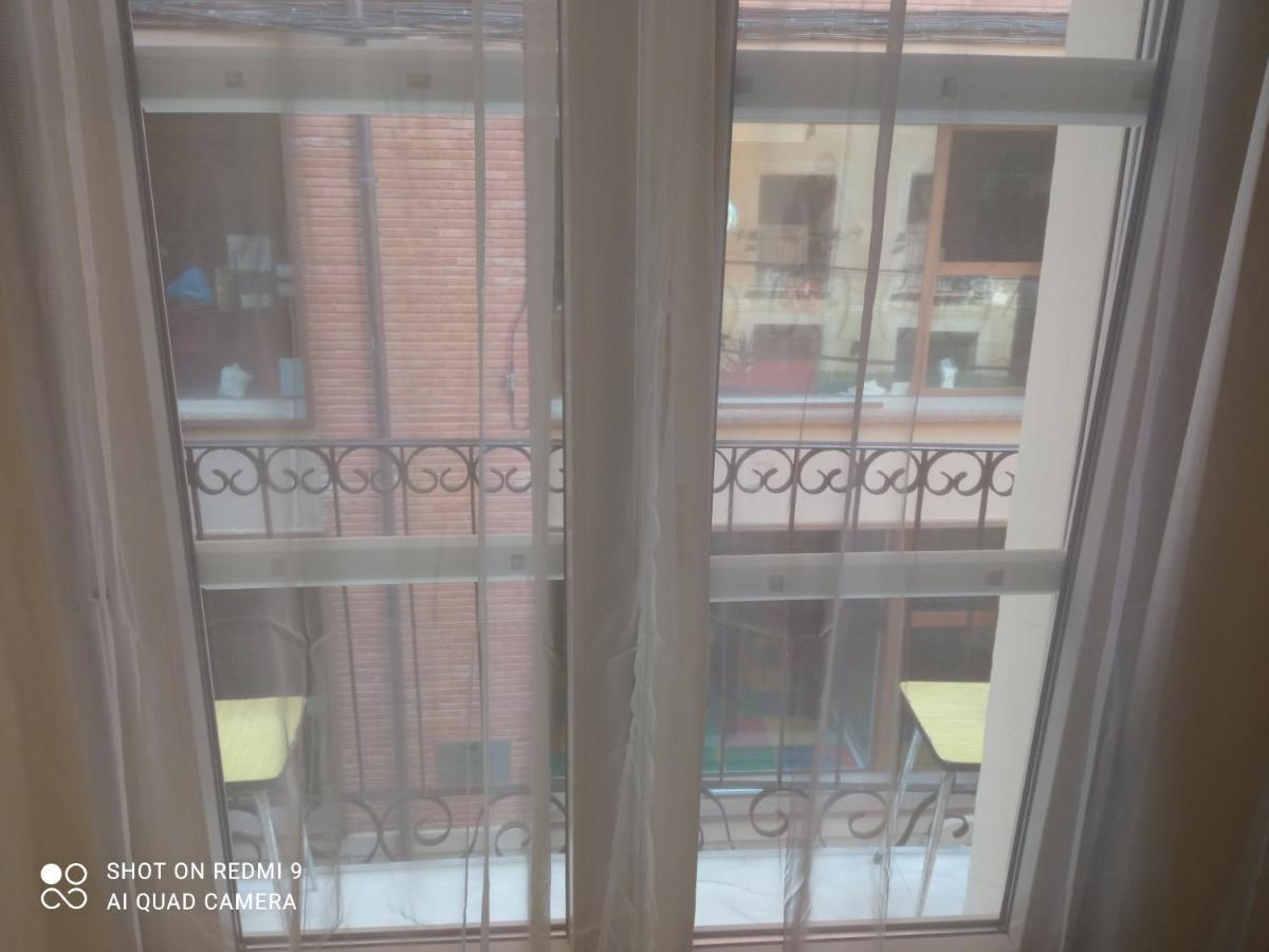 Stunning Big Studio Logrono'S Old Town Apartamento Exterior foto